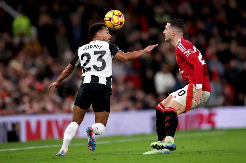 开云体育登录入口-纽卡斯尔主场击败曼联，保级形势一片大好！的简单介绍