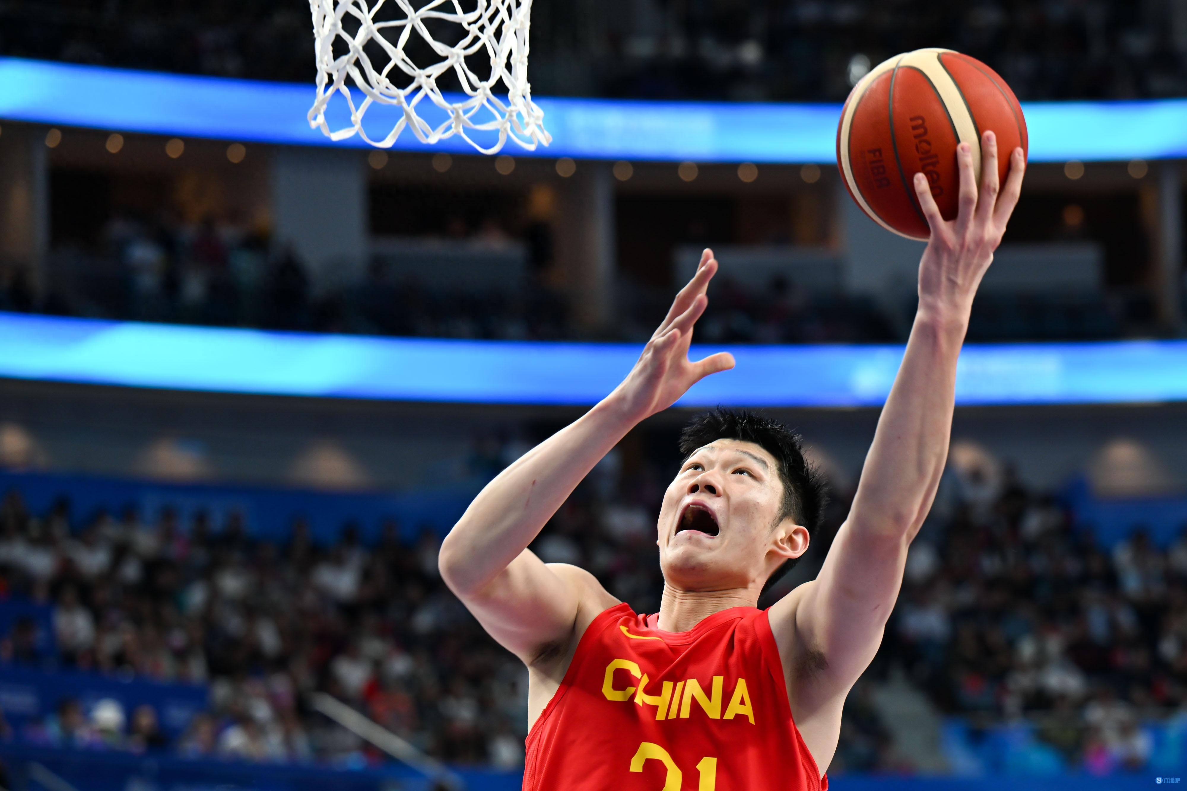 运动员们拼尽全力，赢得掌声