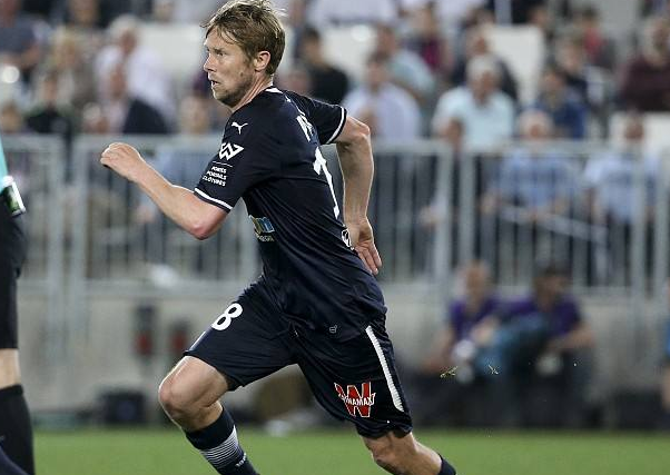 开云体育官网app-波尔多在法甲联赛中稳坐首位，实力强劲