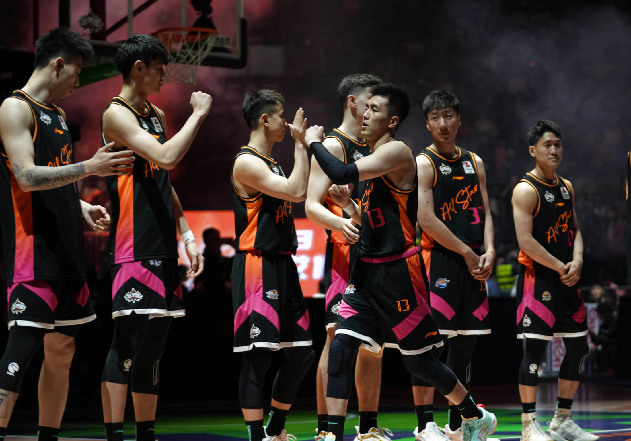 男篮联赛再度启动，球队们展现出色表现的简单介绍